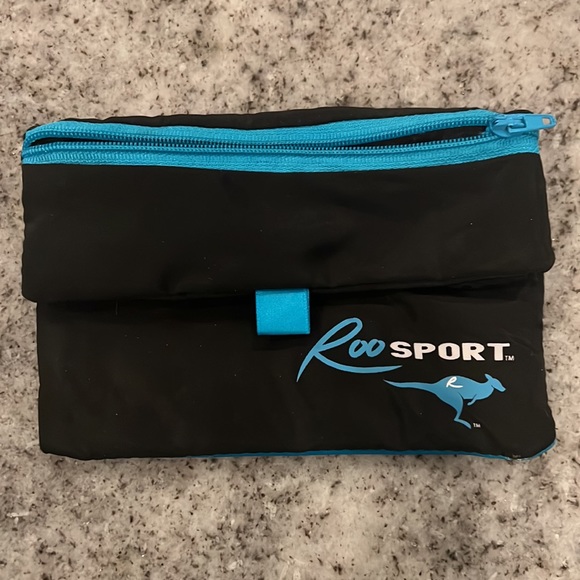 Roosport Magnetic Running Pouch - Picture 5 of 8